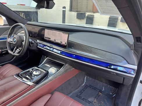 Used 2023 BMW 740i RWD image 15