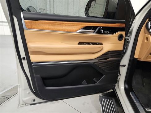 Used 2022 Jeep Grand Wagoneer Series III w/ Rear Seat Video Group 1 image 31