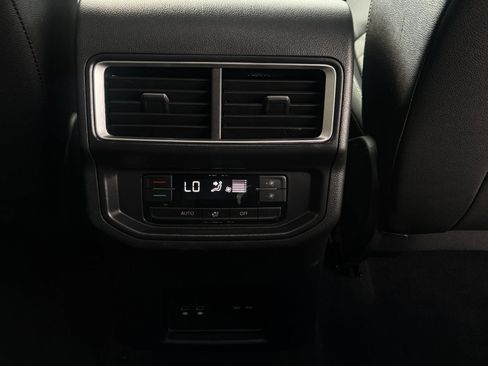 Used 2026 Volkswagen Atlas SE FWD image 24