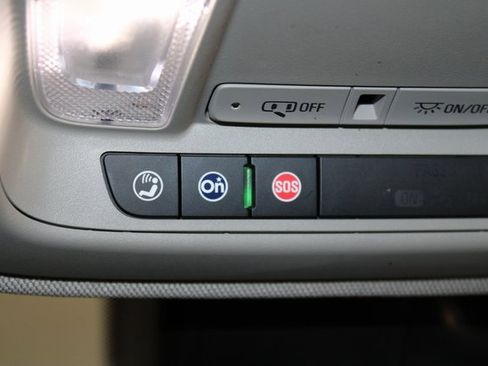 Certified 2022 Cadillac XT4 Luxury w/ Cold Weather Package image 22