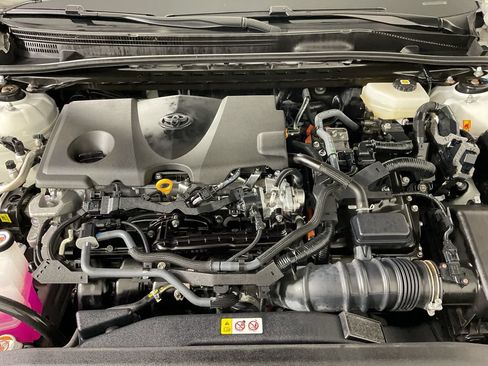 Used 2025 Toyota Camry SE FWD image 25