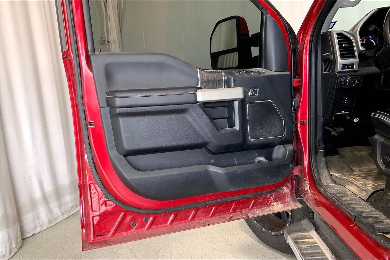 Used 2021 Ford F250 Lariat w/ Lariat Value Package AWD/4WD image 21