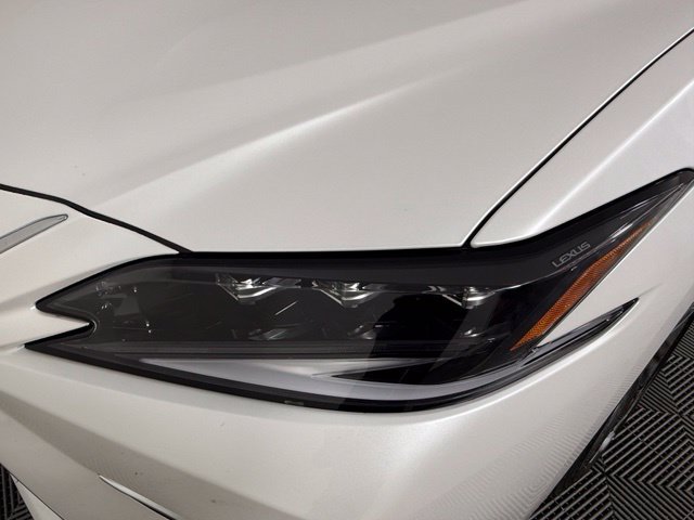 Used 2025 Lexus ES 350 Ultra Luxury w/ Accessory Package (Z2) FWD image 15