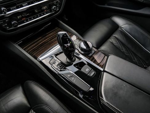 Used 2018 BMW 540i xDrive w/ M Sport Package image 24