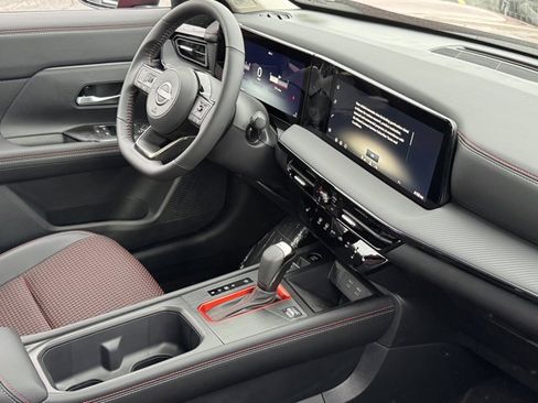 New 2026 Nissan Kicks SR w/ SR Premium Package AWD/4WD image 17