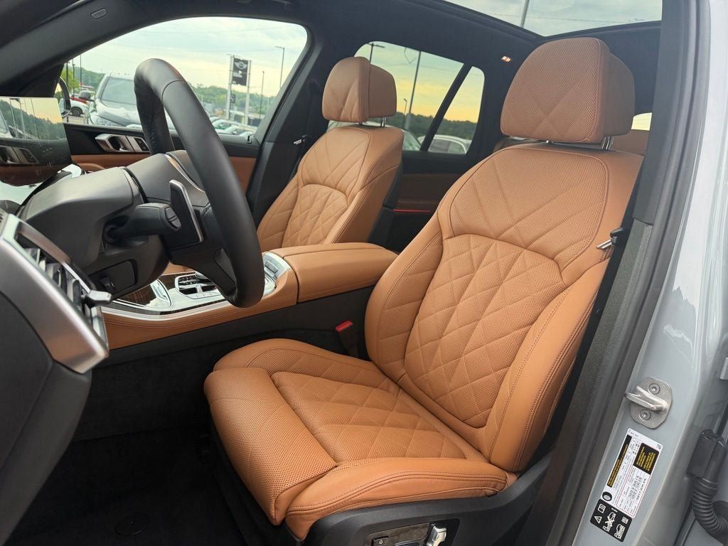 Used 2026 BMW X5 xDrive40i w/ M Sport Package AWD/4WD image 8