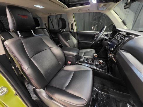 Used 2023 Toyota 4Runner TRD Off-Road Premium w/ Moonroof Package AWD/4WD image 35