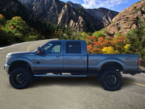 Used 2014 Ford F250 Lariat w/ Lariat Interior Package image 2