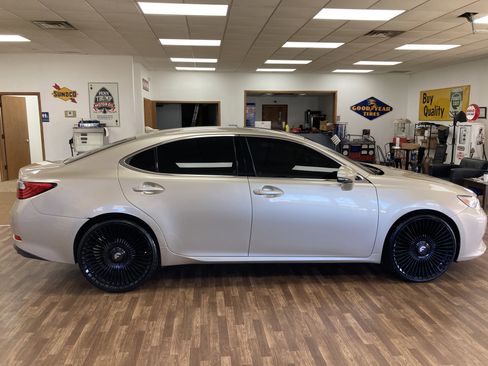 Used 2013 Lexus ES 350 w/ Luxury Pkg image 5