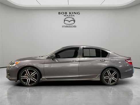Used 2017 Honda Accord Sport Special Edition image 2