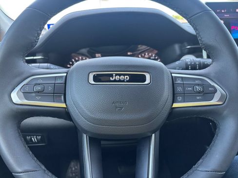 Used 2025 Jeep Compass Limited AWD/4WD image 29