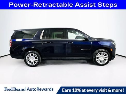 Used 2023 Chevrolet Suburban High Country w/ Premium Package 2 AWD/4WD image 10