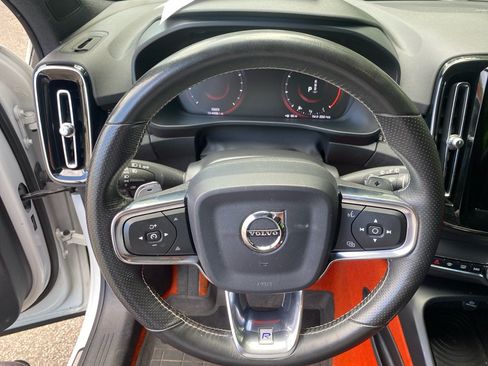 Used 2019 Volvo XC40 T5 R-Design AWD/4WD image 12