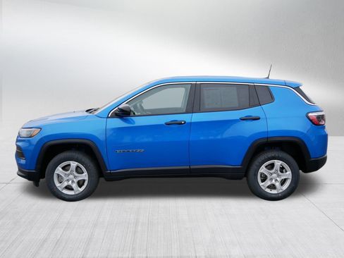 Used 2022 Jeep Compass Sport image 4