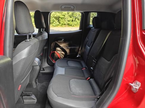 Used 2015 Jeep Renegade Trailhawk AWD/4WD image 22