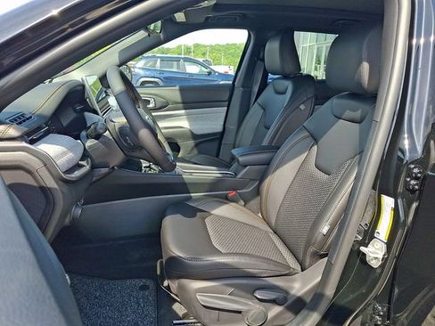 New 2026 Jeep Compass Latitude AWD/4WD image 6