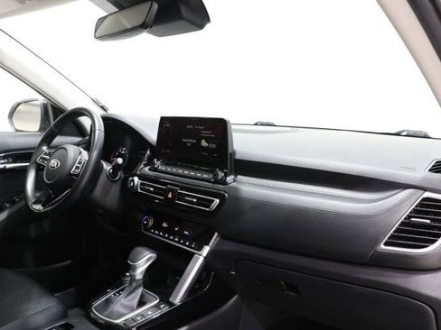 Used 2021 Kia Seltos SX w/ SX Sunroof Package AWD/4WD image 18
