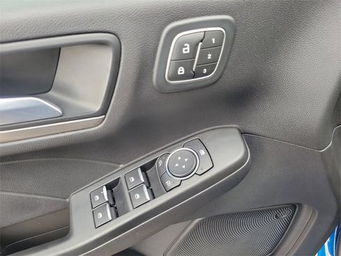 Used 2022 Ford Escape Titanium image 14