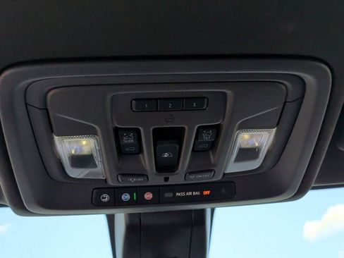 Used 2023 GMC Sierra 2500 Denali w/ Denali Ultimate Package image 23