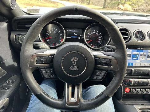 Used 2016 Ford Mustang Shelby GT350 w/ Technology Package image 26