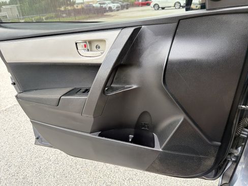 Used 2017 Toyota Corolla LE FWD image 18