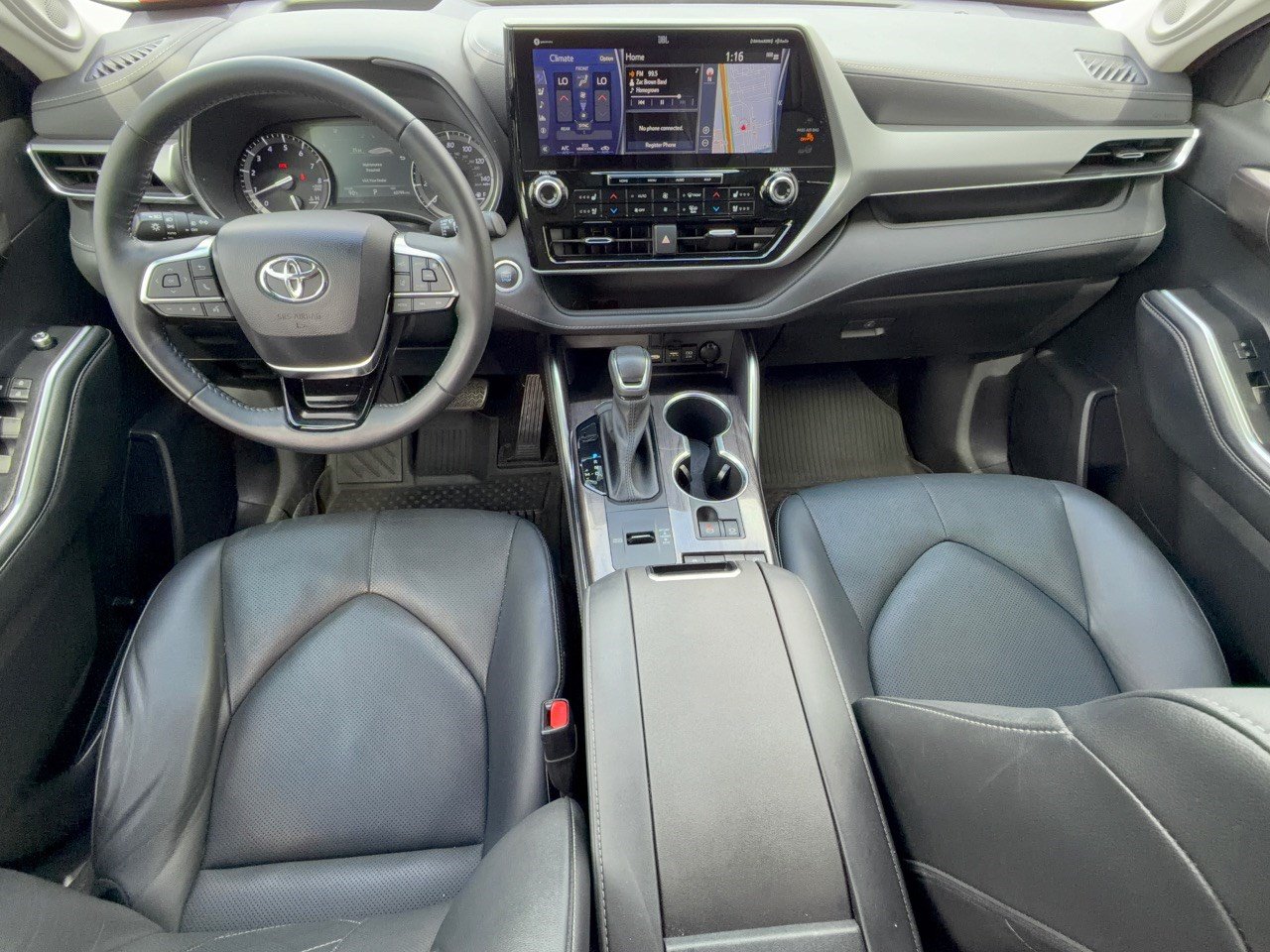 Certified 2021 Toyota Highlander Platinum FWD image 17