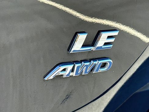 Used 2015 Toyota RAV4 LE image 10