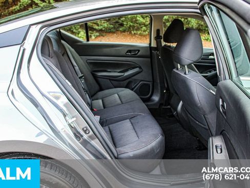 Used 2025 Nissan Altima 2.5 SV FWD image 19