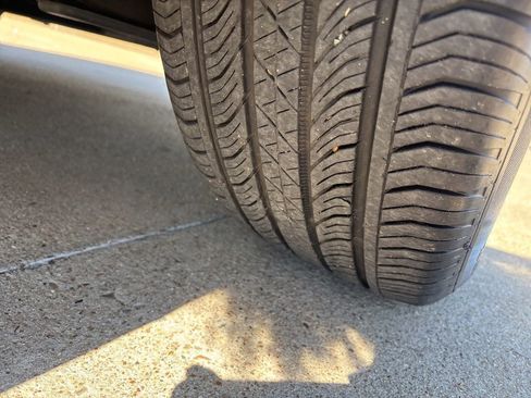 Used 2022 Buick Envision Essence w/ Safety Package image 6