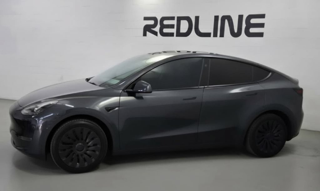 Used 2024 Tesla Model Y Long Range AWD/4WD image 2