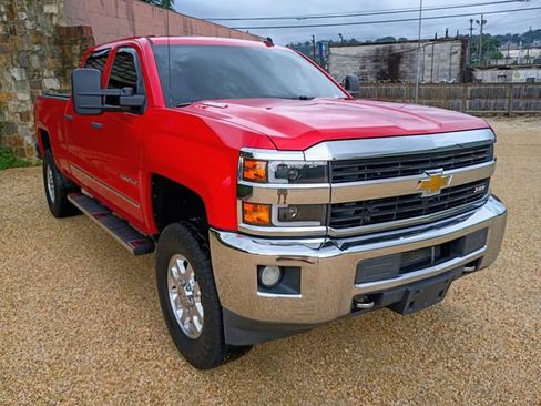 Used 2015 Chevrolet Silverado 2500 LT w/ Z71 Package, Off-Road AWD/4WD image 2
