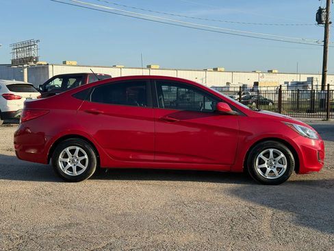 Used 2014 Hyundai Accent GLS image 4
