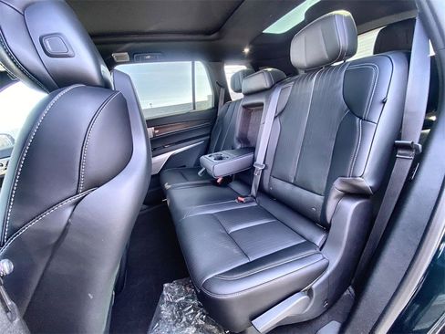 Certified 2026 Cadillac Vistiq Luxury image 23