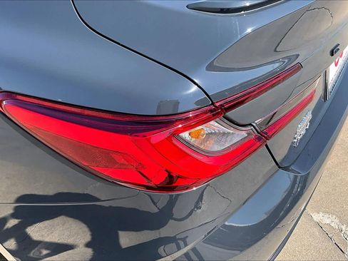 Used 2025 Toyota Camry SE image 28