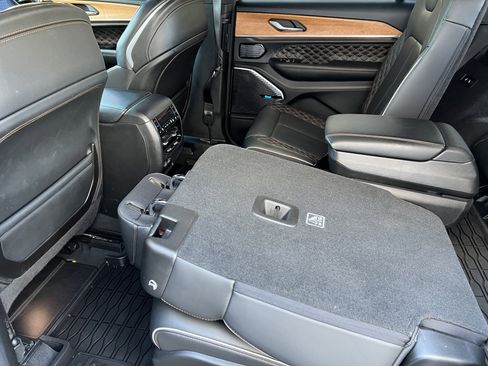 Used 2023 Jeep Grand Cherokee L Summit image 18