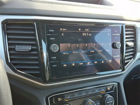 Used 2022 Volkswagen Atlas SEL image 3