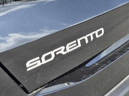 New 2025 Kia Sorento S w/ Panoramic Sunroof Package image 7