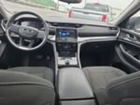 Used 2023 Jeep Grand Cherokee L Laredo w/ Luxury Tech Group I AWD/4WD image 7