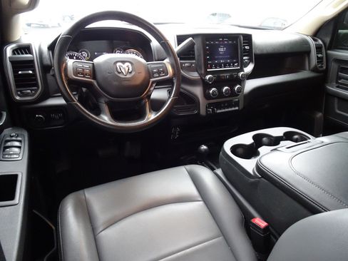 Used 2020 RAM 3500 Tradesman w/ Chrome Appearance Group image 17