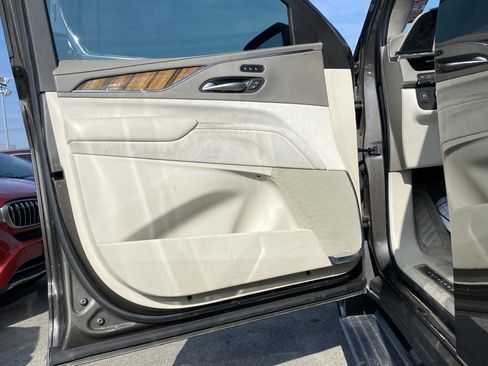 Used 2021 Cadillac Escalade Premium Luxury Platinum image 16