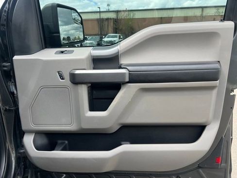 Used 2016 Ford F150 XLT w/ Equipment Group 302A Luxury AWD/4WD image 10