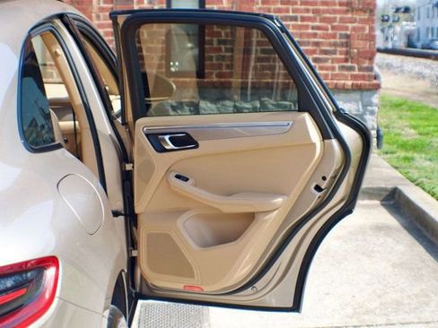 Used 2016 Porsche Macan S image 47