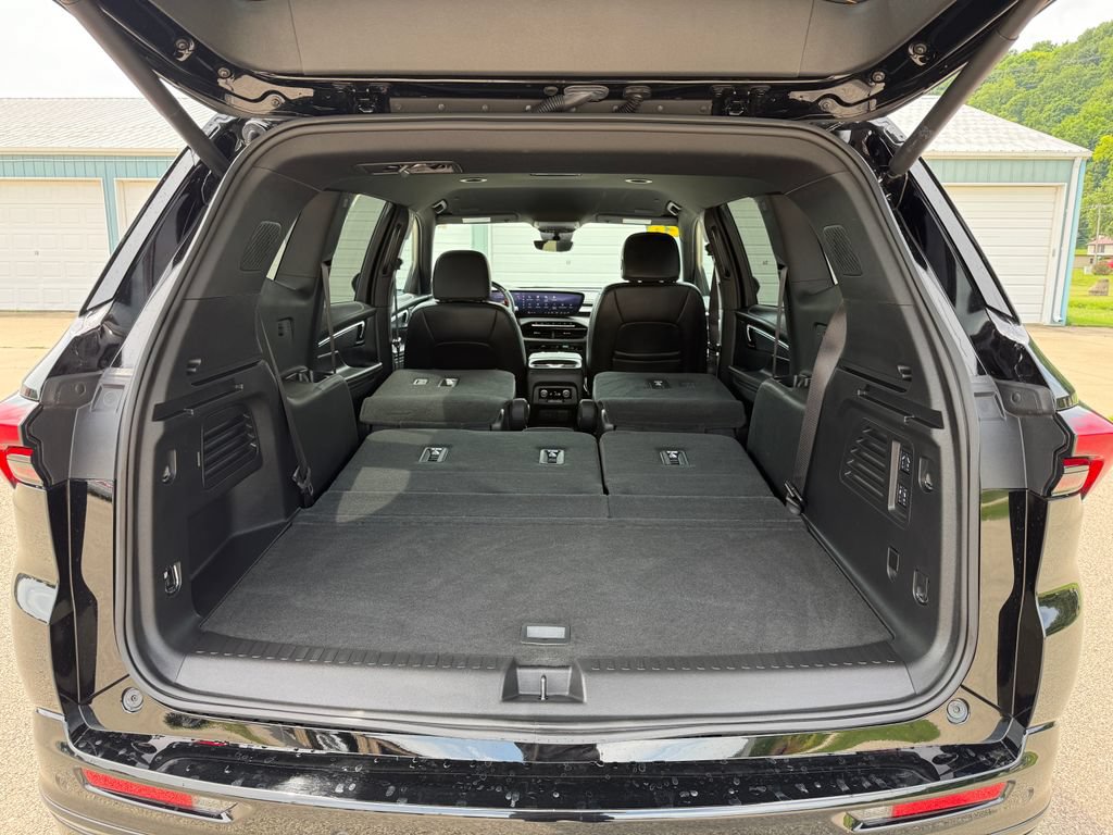 Used 2026 Buick Enclave Sport Touring w/ Super Cruise Package FWD image 13