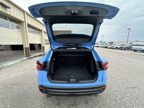 Certified 2024 Chevrolet Trax RS w/ Sunroof Package FWD image 25