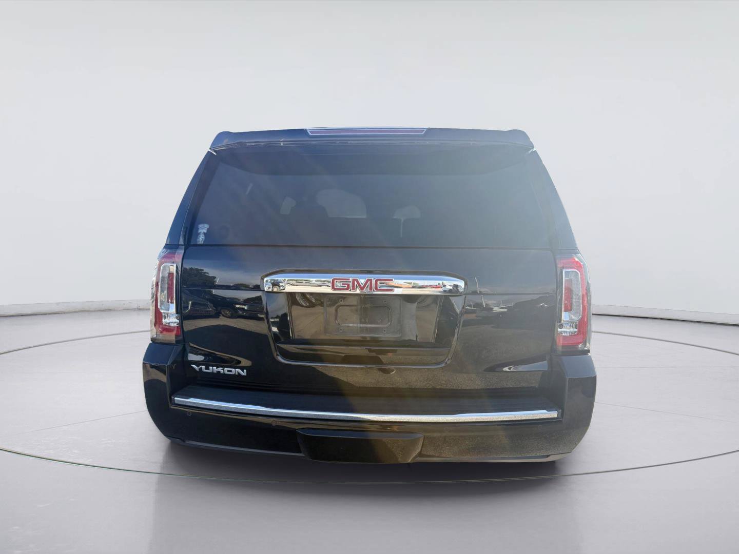 Used 2016 GMC Yukon Denali w/ Open Road Package AWD/4WD image 4