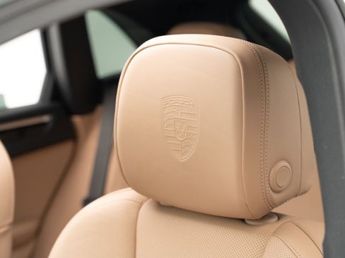 Used 2022 Porsche Macan image 21