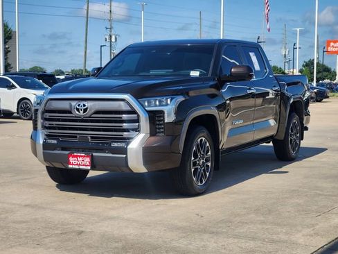 Used 2025 Toyota Tundra Limited AWD/4WD image 3