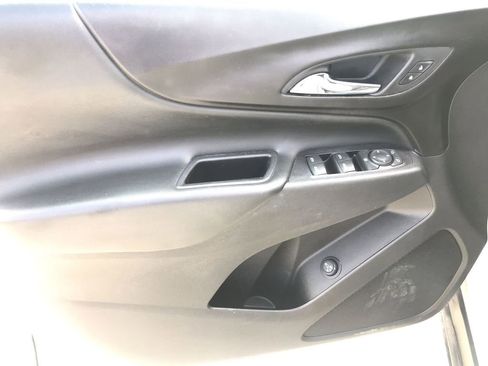 Used 2018 Chevrolet Equinox LT image 13