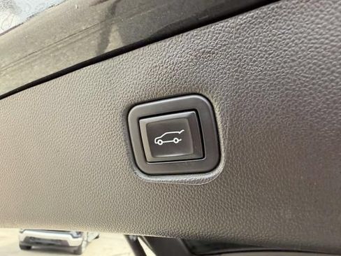 Certified 2022 Chevrolet Blazer Premier w/ Enhanced Convenience Package AWD/4WD image 37