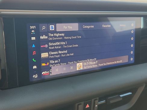 New 2026 Porsche Macan 4 Electric image 17